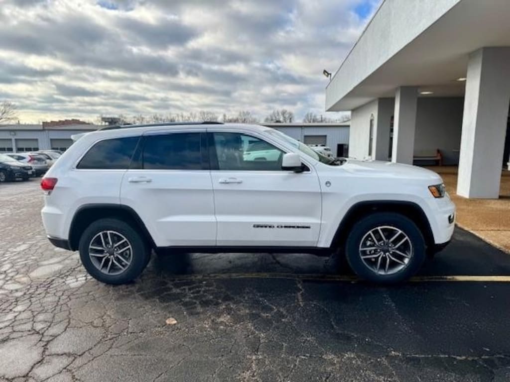 Used 2020 Jeep Grand Cherokee Laredo SUV