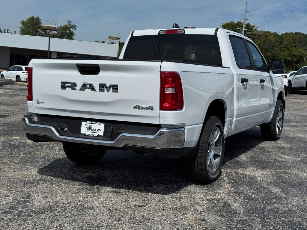 2025 Ram 1500 Tradesman photo 3