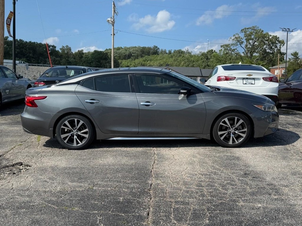 Used 2017 Nissan Maxima Platinum with VIN 1N4AA6AP9HC407783 for sale in Pacific, MO