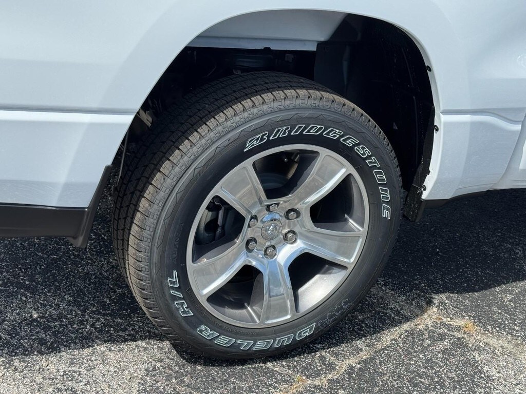 2025 Ram 1500 Tradesman photo 4