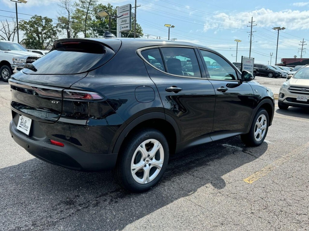 2024 Dodge Hornet GT photo 2