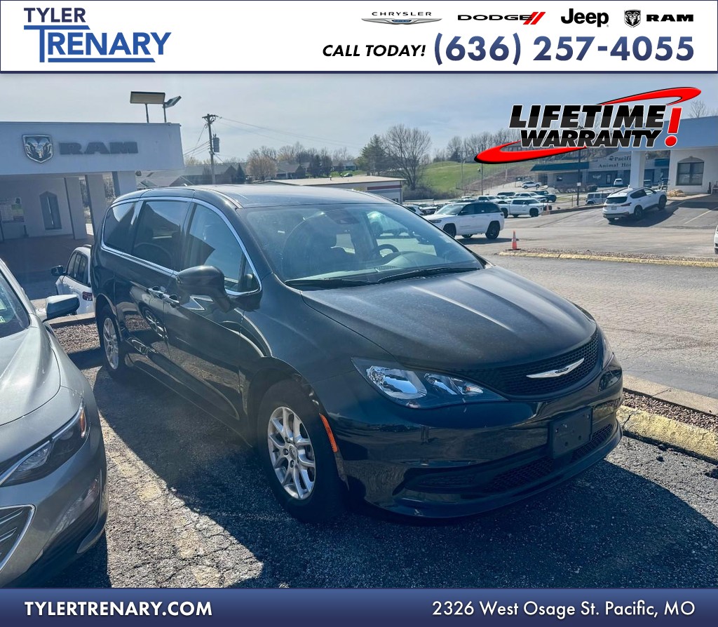 2023 Chrysler Voyager LX