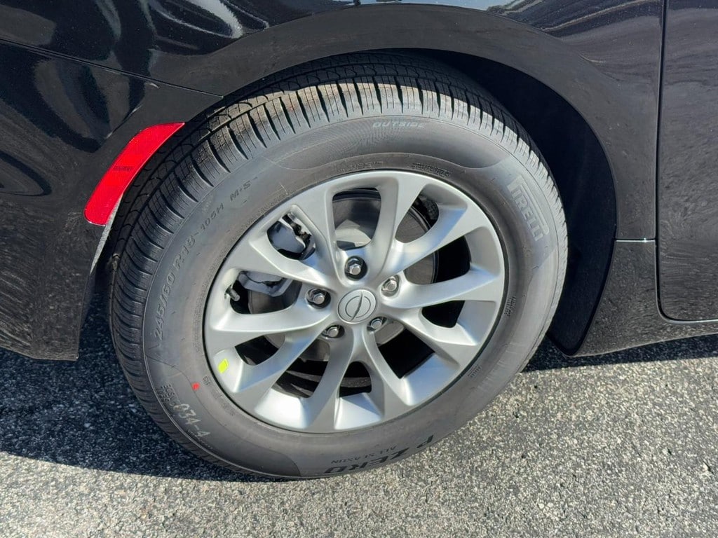 New 2026 Chrysler Pacifica LIMITED Passenger Van