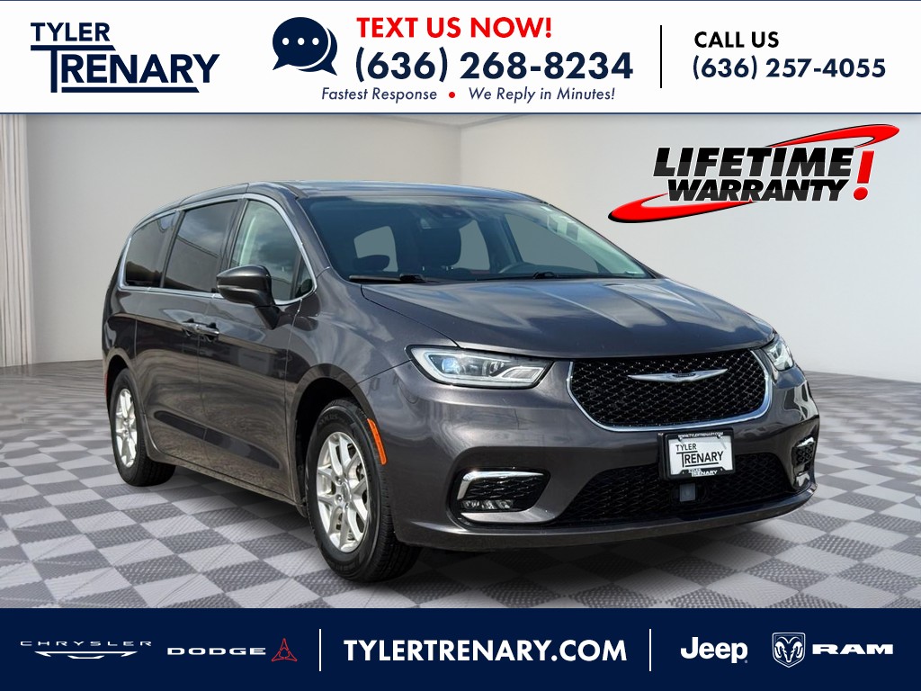 2023 Chrysler Pacifica Touring L's photo
