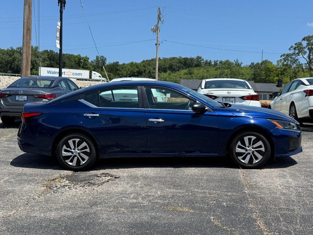 2024 Nissan Altima 2.5 S photo 2