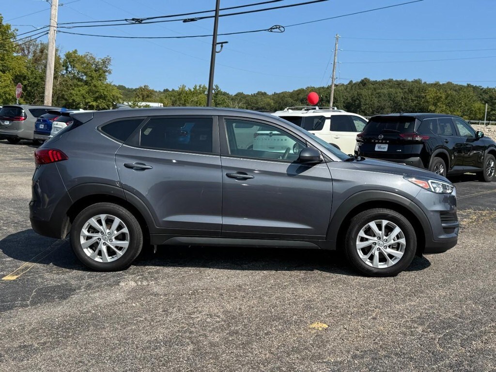 2019 Hyundai Tucson SE photo 2