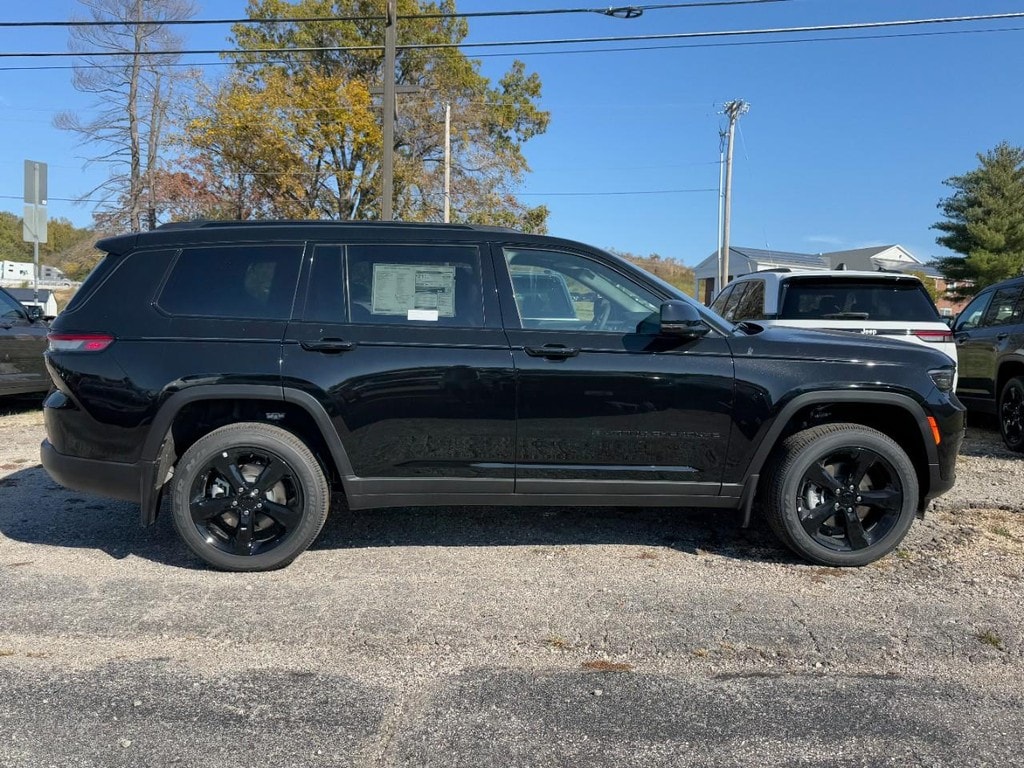 New 2025 Jeep Grand Cherokee L ALTITUDE X 4X4 Sport Utility