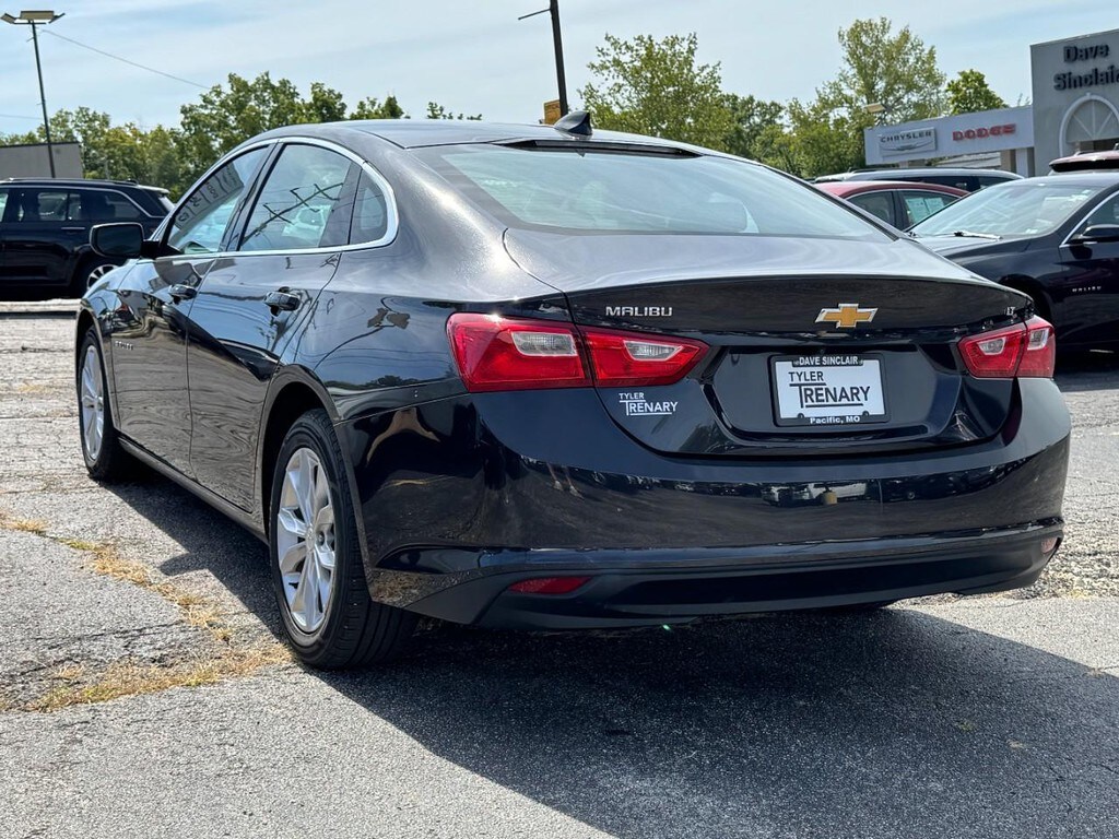 2023 Chevrolet Malibu 1LT photo 4