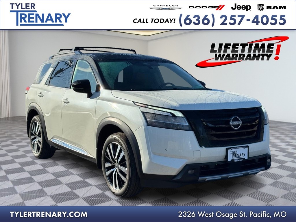 Used 2024 Nissan Pathfinder Platinum 4WD SUV