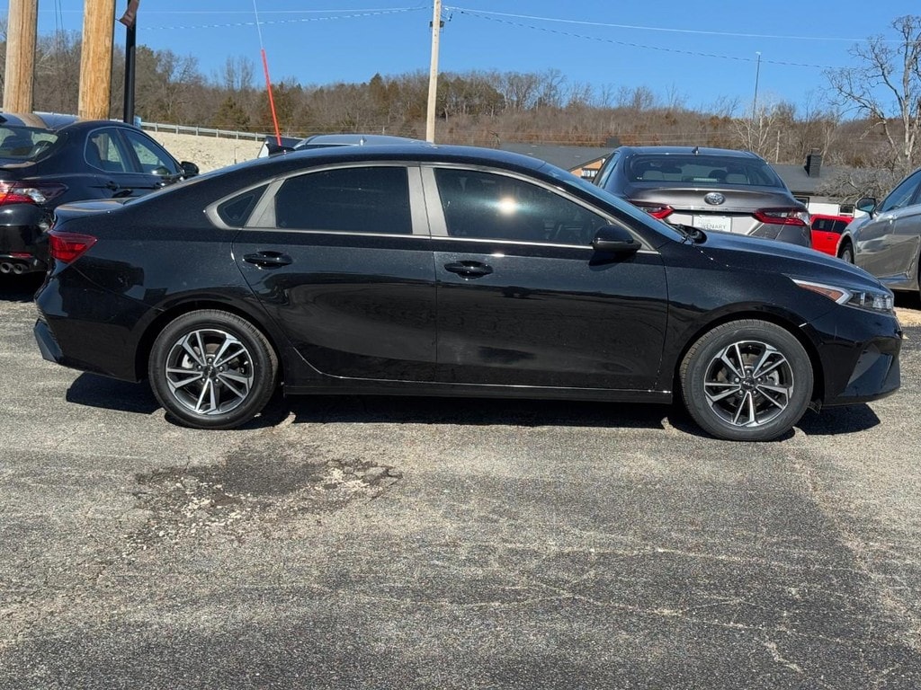 Used 2022 Kia Forte LXS IVT Sedan