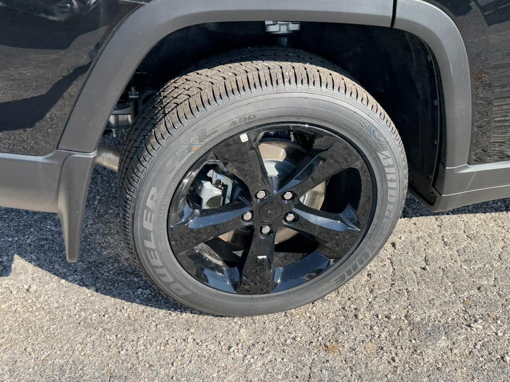 New 2025 Jeep Grand Cherokee L ALTITUDE X 4X4 Sport Utility