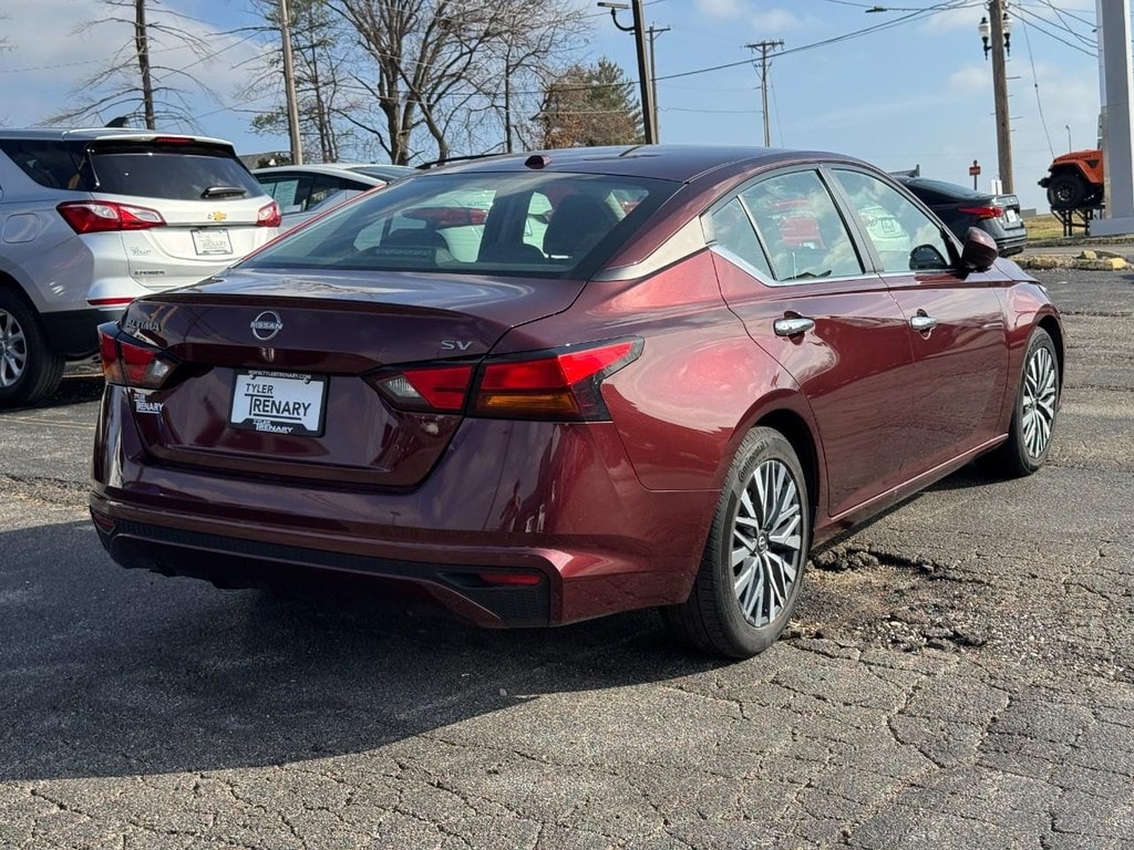 Used 2023 Nissan Altima 2.5 SV Sedan Sedan
