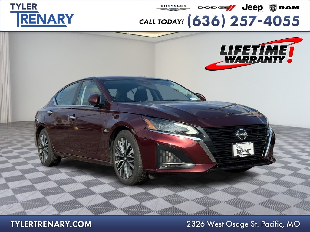 Used 2023 Nissan Altima 2.5 SV Sedan Sedan