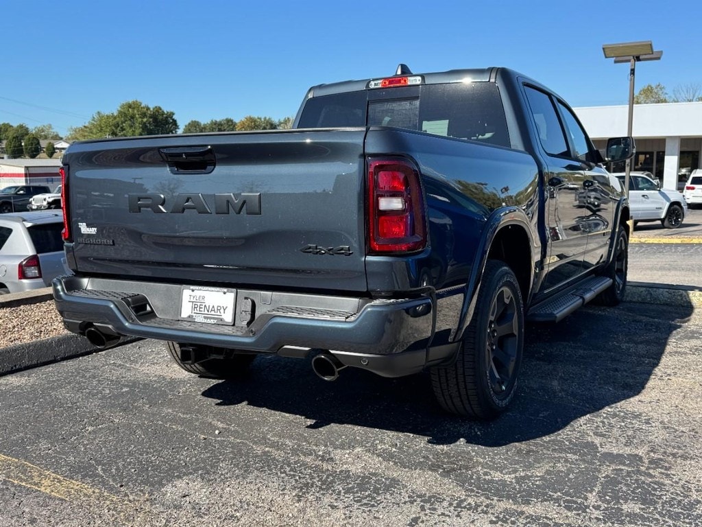 New 2026 Ram 1500 BIG HORN CREW CAB 4X4 5'7 BOX Pickup