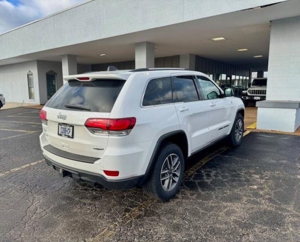 Used 2020 Jeep Grand Cherokee Laredo SUV