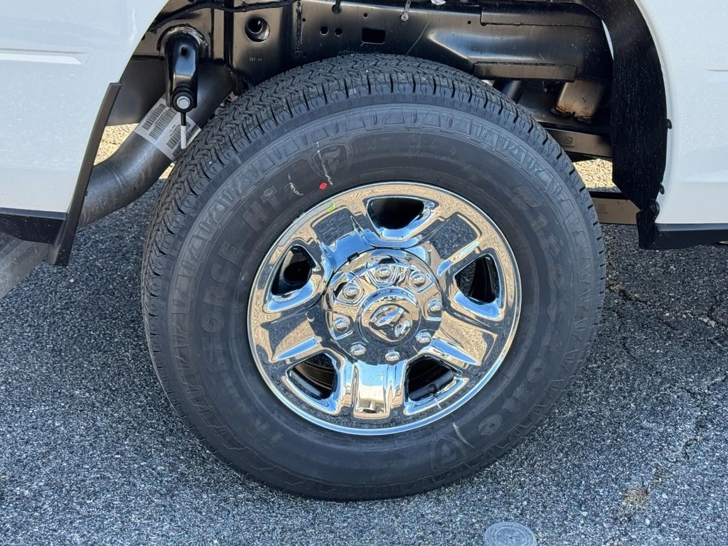 New 2026 Ram 2500 TRADESMAN CREW CAB 4X4 6'4 BOX Pickup