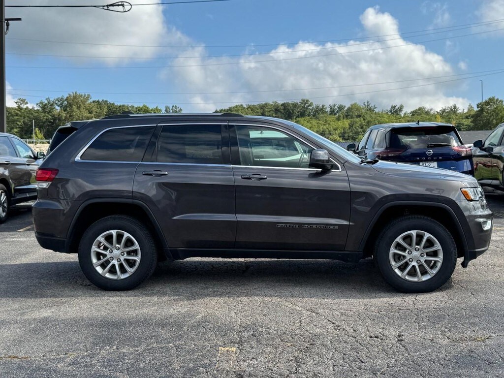 2021 Jeep Grand Cherokee Laredo E photo 2