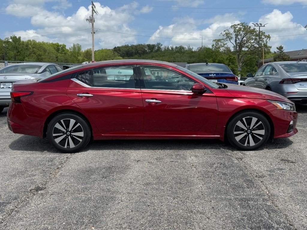 Used 2020 Nissan Altima SV with VIN 1N4BL4DV7LC286127 for sale in Pacific, MO