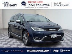 2017 Chrysler Pacifica Limited FWD Van