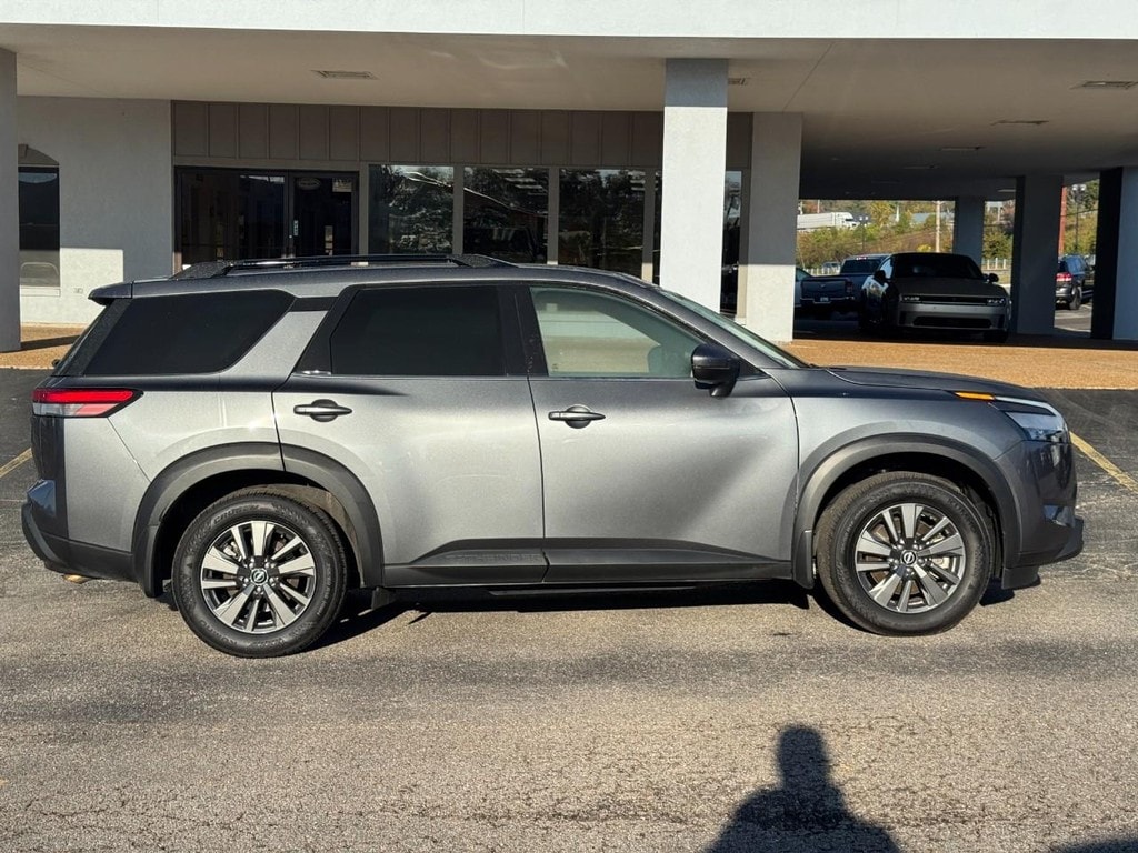 Used 2022 Nissan Pathfinder SV 4WD SUV