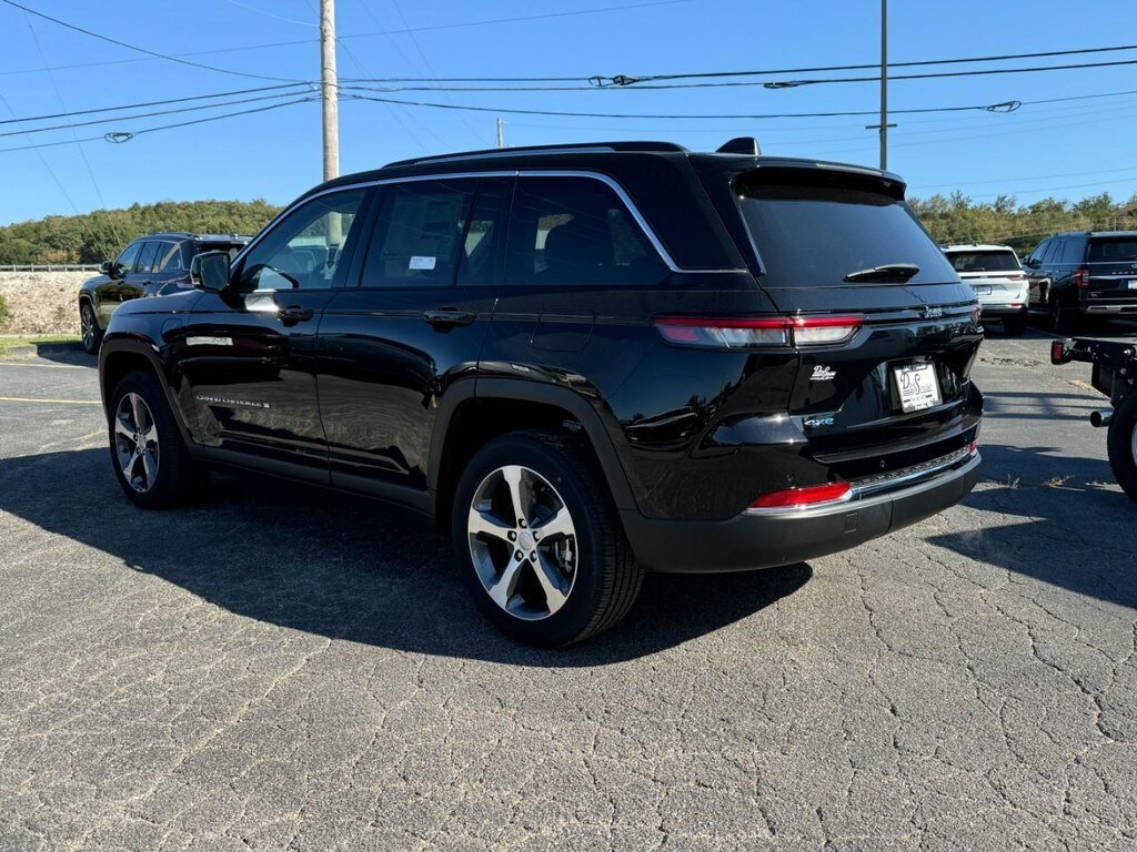 2023 Jeep Cherokee 4xe photo 4