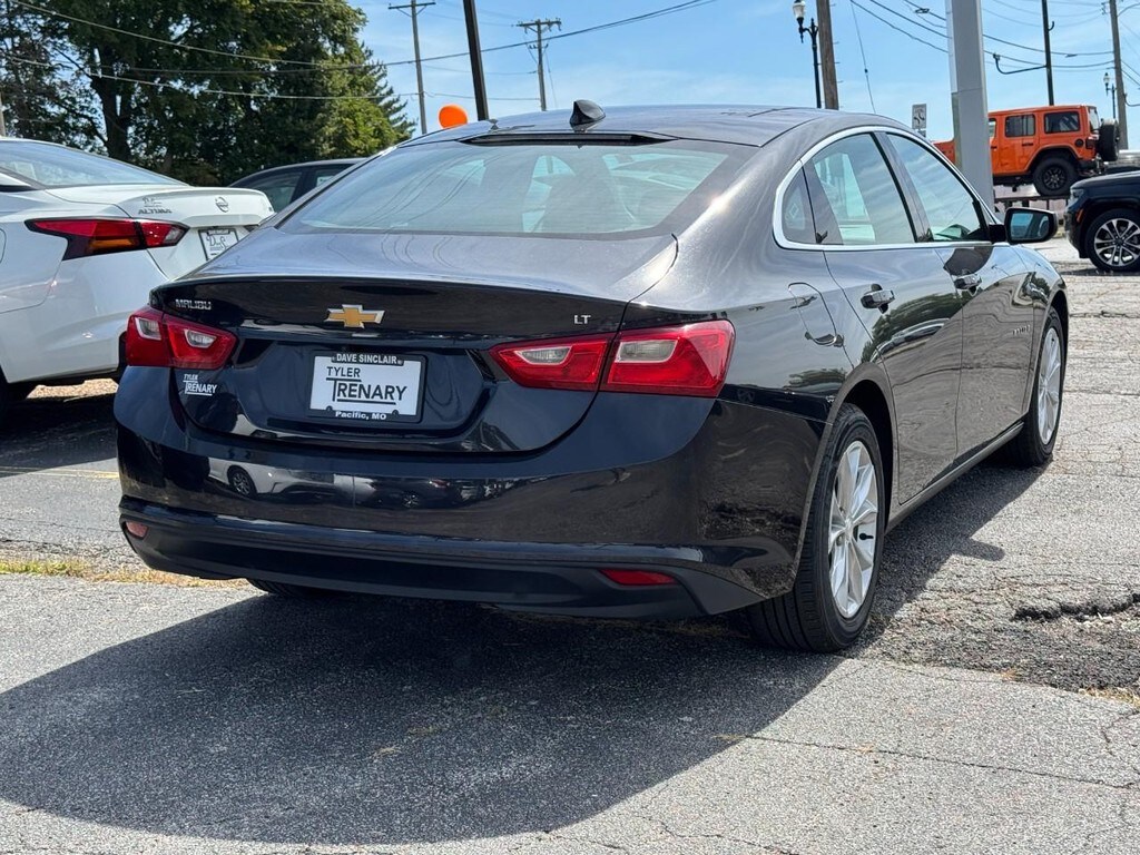 2023 Chevrolet Malibu 1LT photo 3