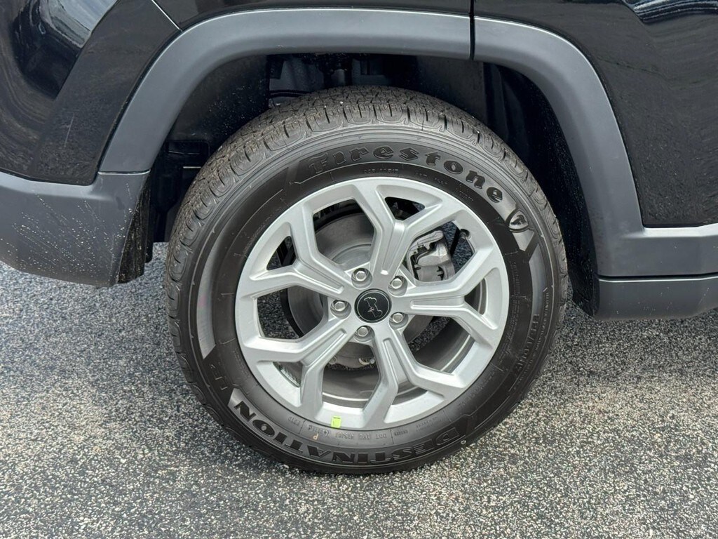 2025 Jeep Compass Latitude photo 4