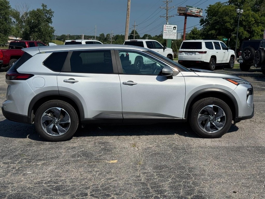 Used 2024 Nissan Rogue SV with VIN 5N1BT3BA2RC688436 for sale in Pacific, MO