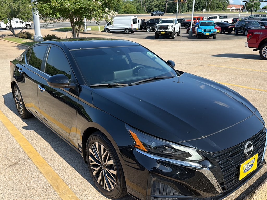 Used 2025 Nissan Altima SV FWD
