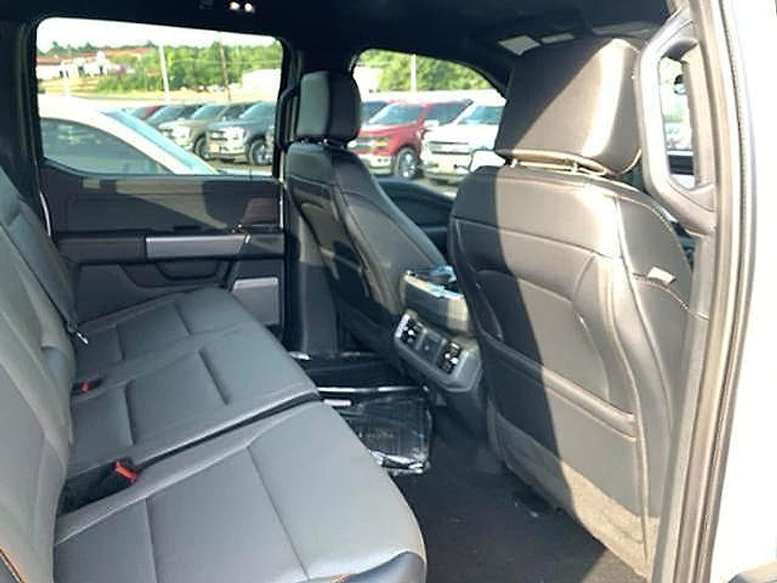 2025 Ford F-150 Lariat - Photo 6