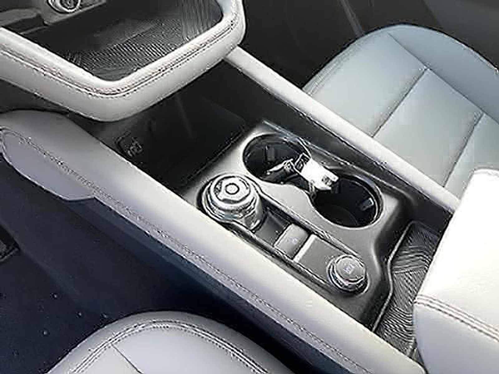 2026 Ford Explorer Active - Photo 14