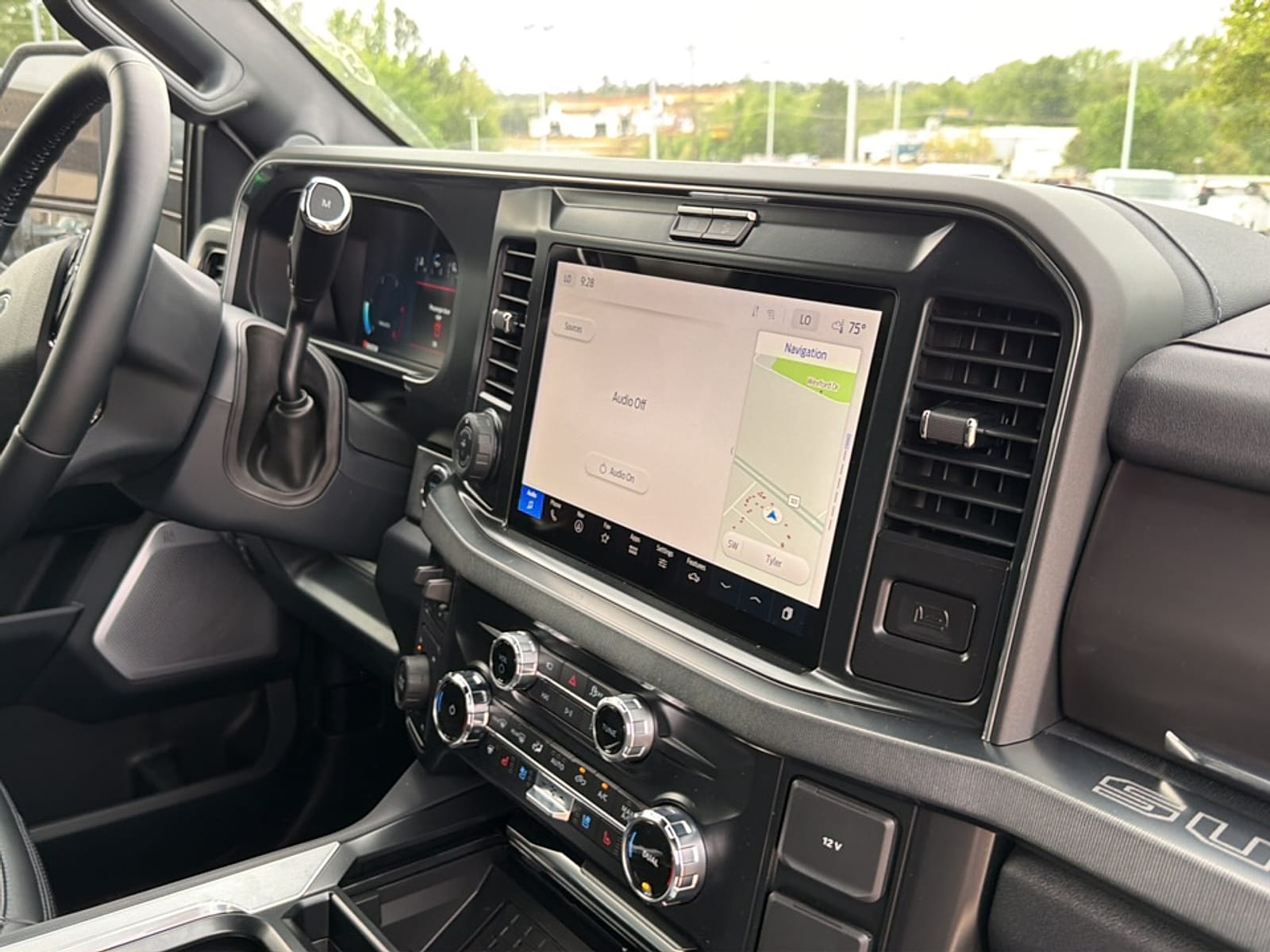 2026 Ford F-250 Super Duty Platinum - Photo 13