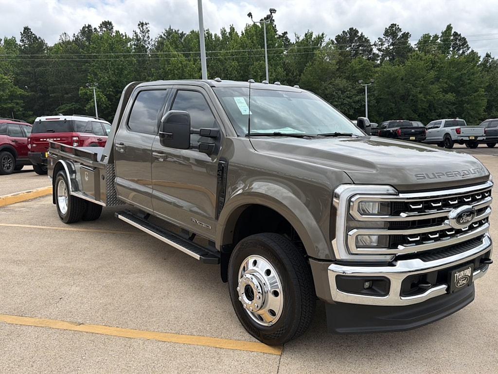 New 2026 Ford F-450 Chassis Lariat