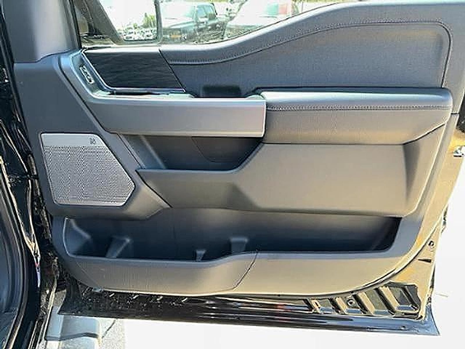 2025 Ford F-150 Lariat - Photo 12