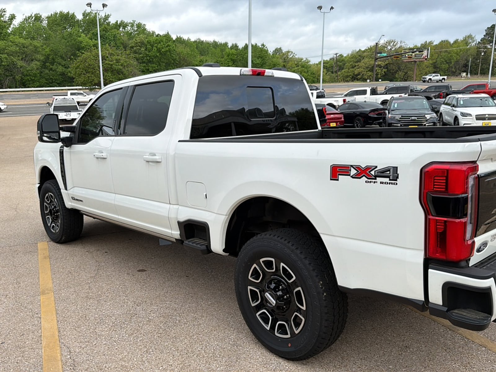 2026 Ford F-250 Super Duty Platinum - Photo 6