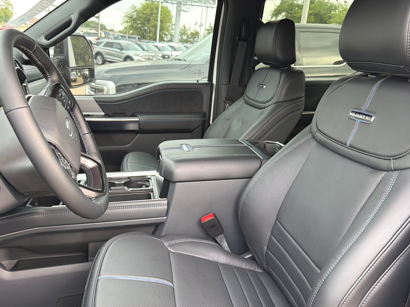2026 Ford F-250 Super Duty Platinum - Photo 18