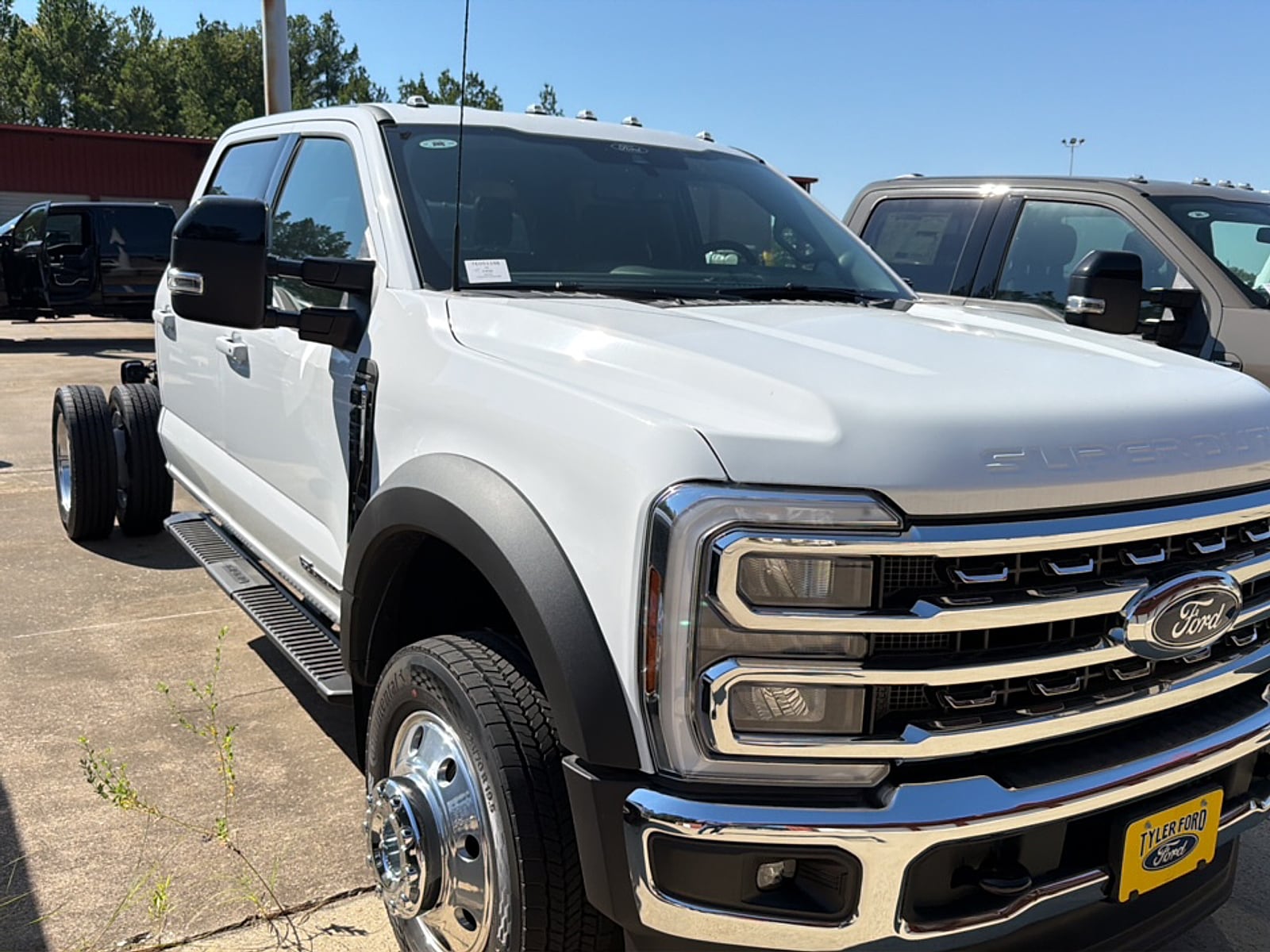 2026 Ford F-450 Super Duty Chassis Cab Lariat