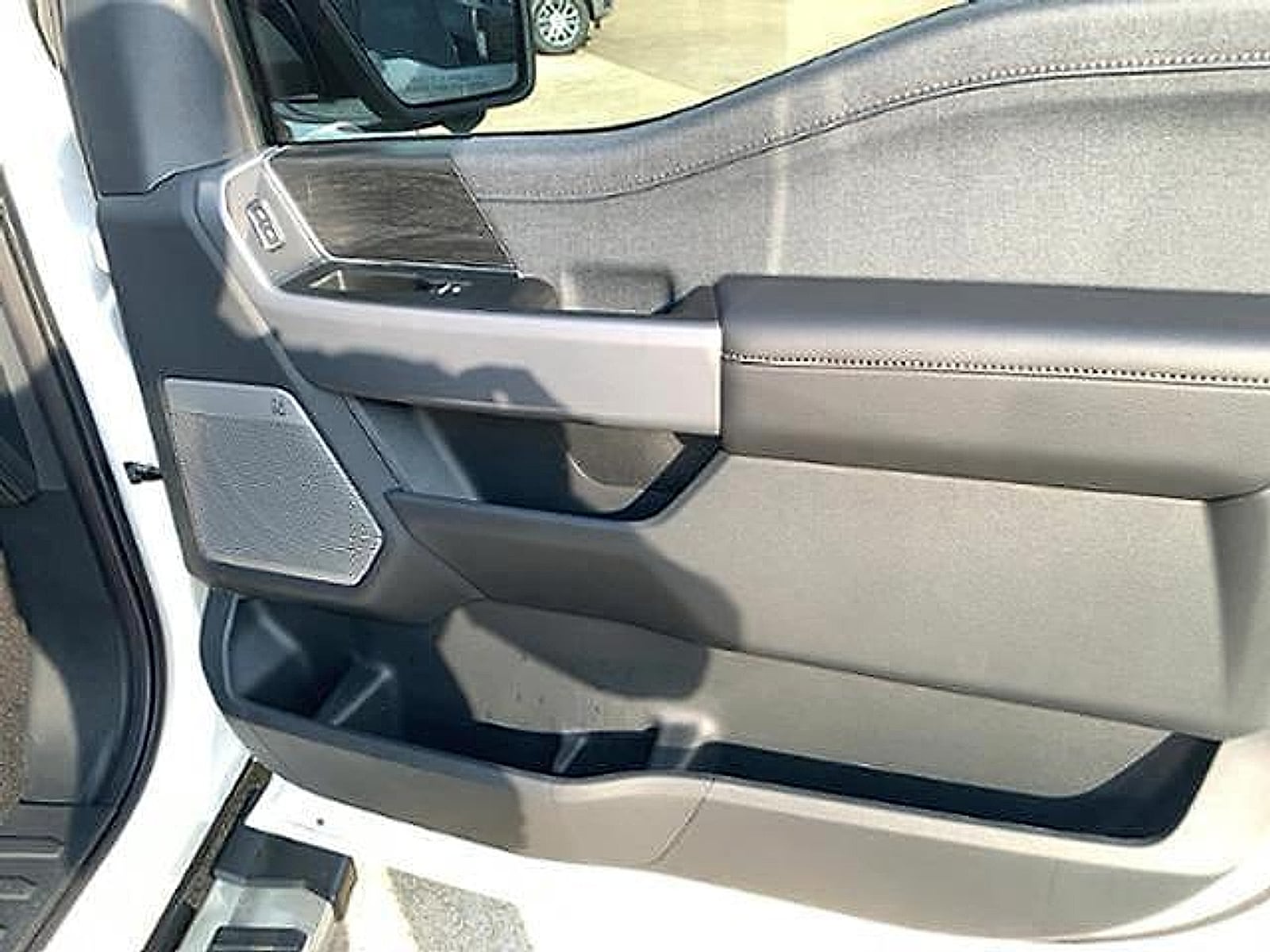 2025 Ford F-150 Lariat - Photo 10
