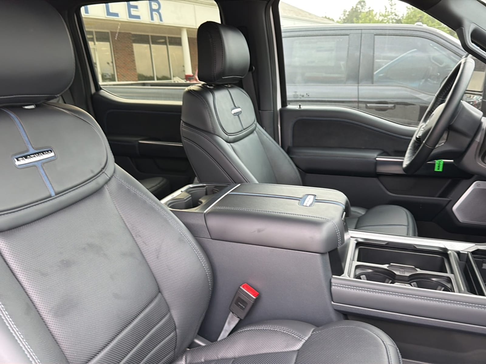 2026 Ford F-250 Super Duty Platinum - Photo 12