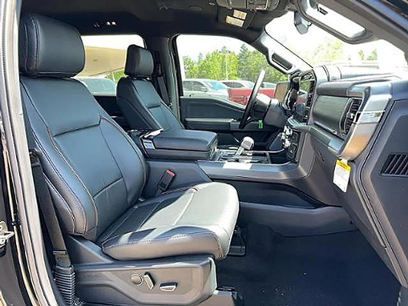 2025 Ford F-150 Lariat - Photo 11