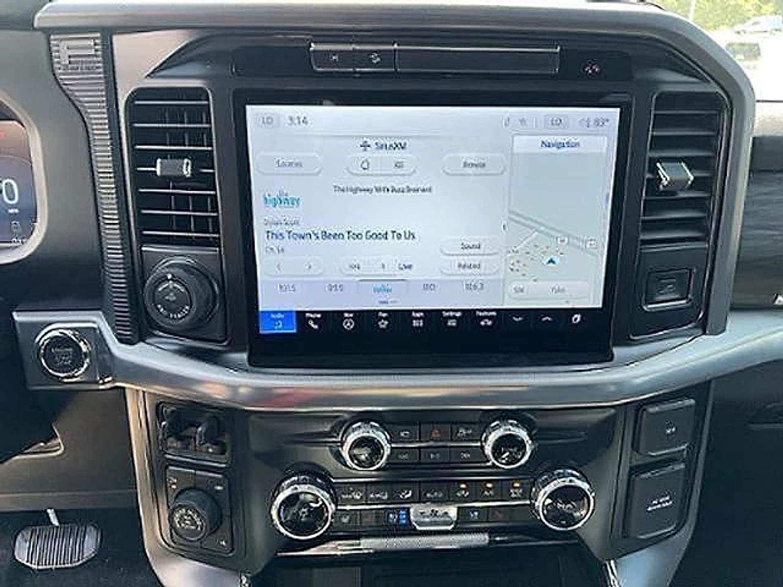 2025 Ford F-150 Lariat - Photo 15