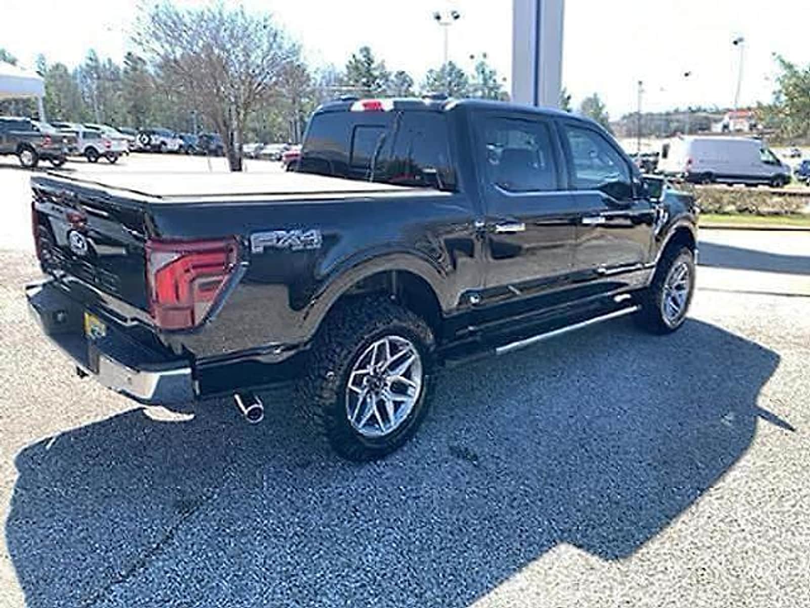 2025 Ford F-150 Lariat - Photo 11