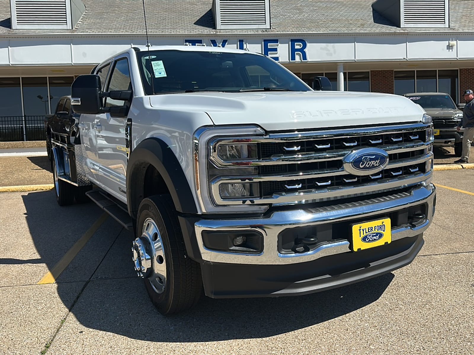 2026 Ford F-550 Lariat 4x4 Crew Cab 179-In DRW's photo