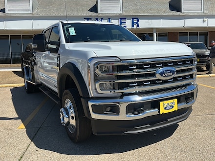 2026 Ford F-550 Chassis Lariat