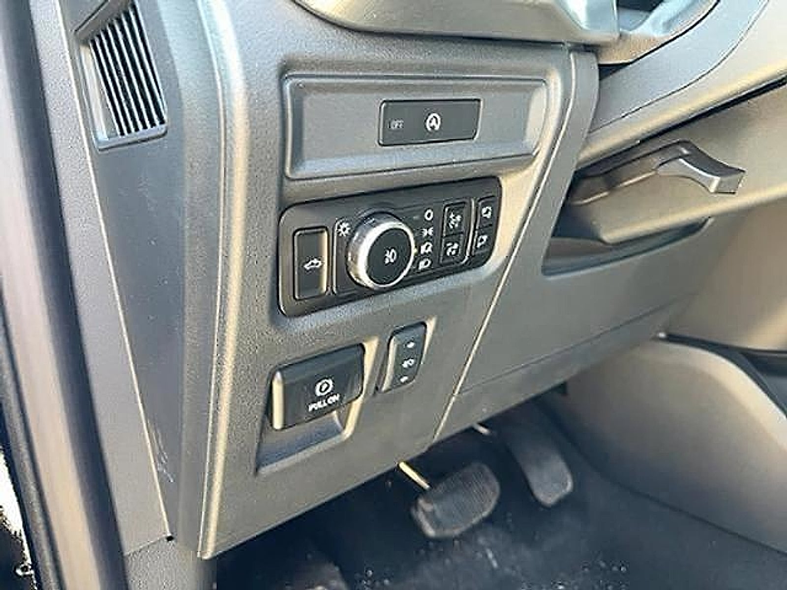 2025 Ford F-150 Lariat - Photo 21
