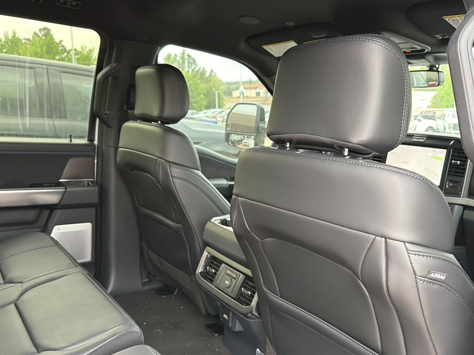 2026 Ford F-250 Super Duty Platinum - Photo 11