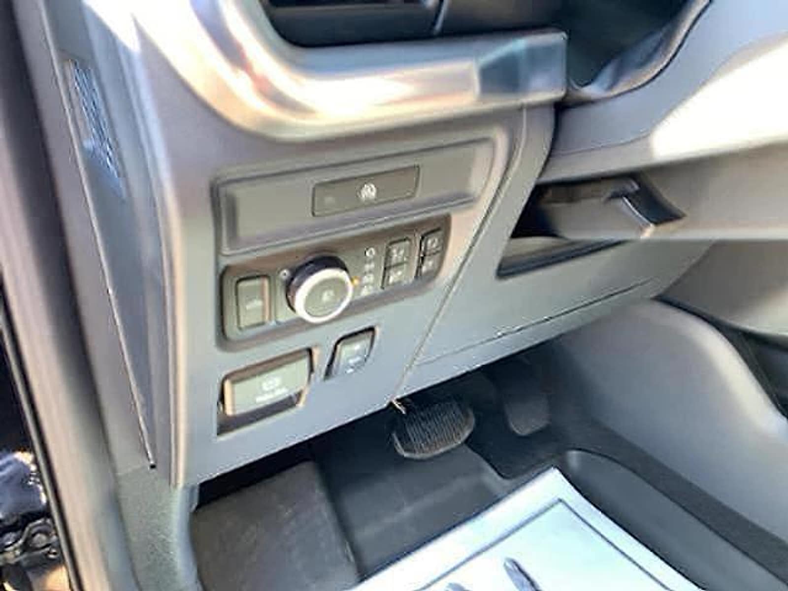 2025 Ford F-150 Lariat - Photo 28
