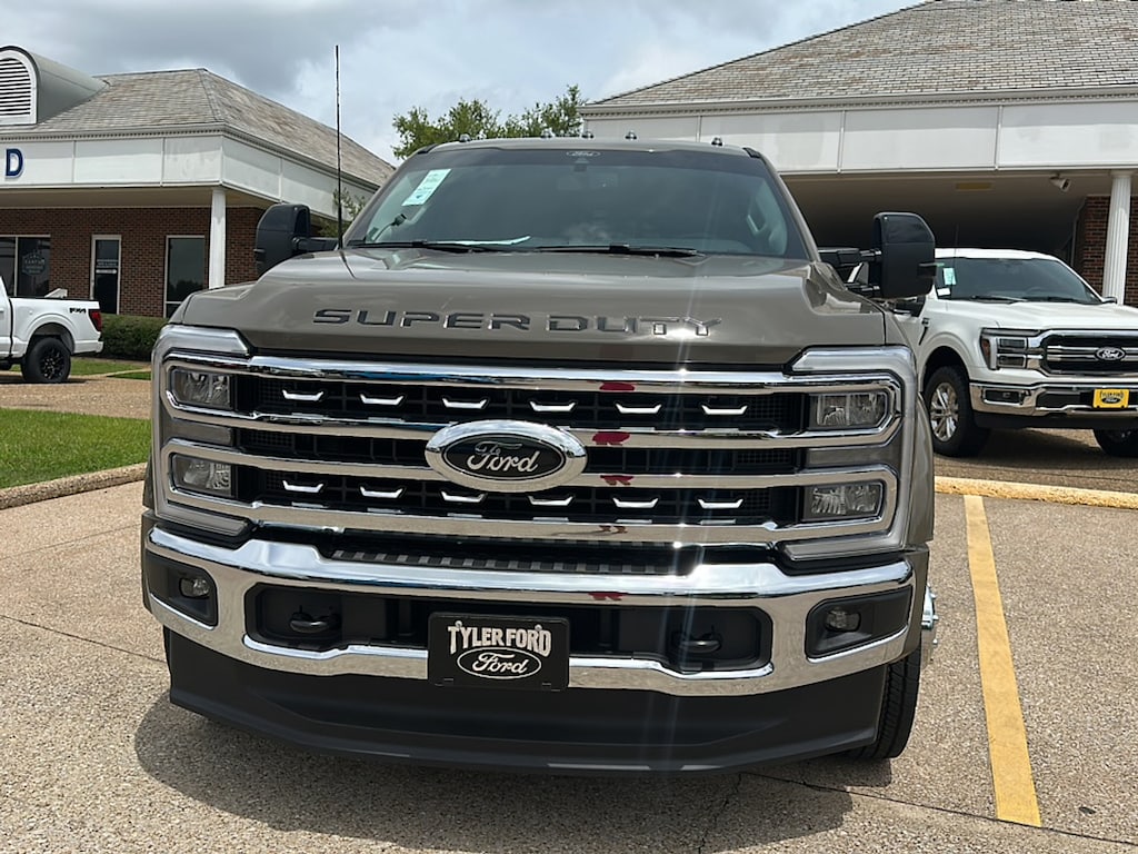 New 2026 Ford F-450 Chassis Lariat