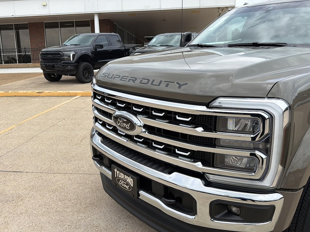 New 2026 Ford F-450 Chassis Lariat