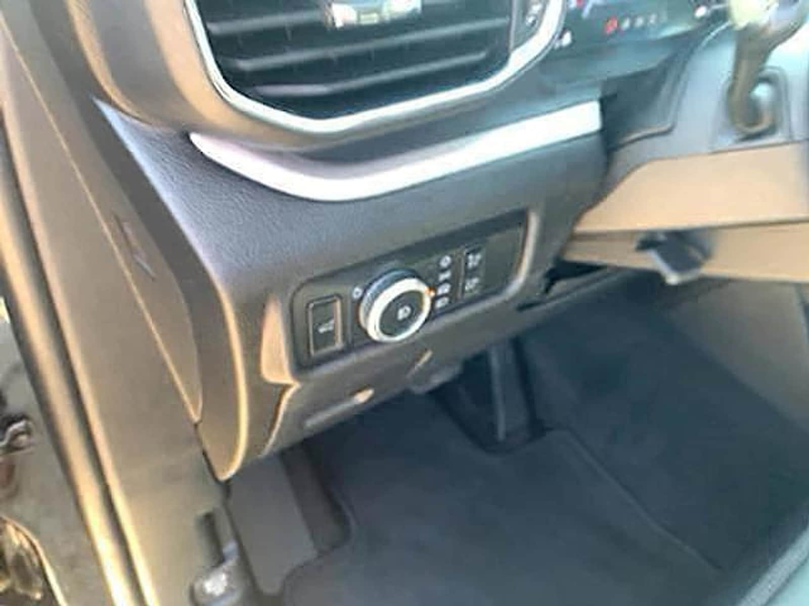 2024 Ford Explorer XLT - Photo 17